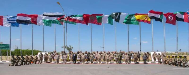سعودی عرب میں پاکستان سمیت 21 ممالک کی مشترکہ فوجی مشقوں کا آغاز کیا گیا ہے برائٹ سٹار نامی فوجی مشقوں کا مقصد پیشہ ورانہ امور میں تجربات کا تبادلہ کرنا ہے