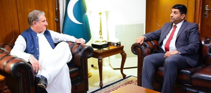 برطانوی پارلیمنٹ کے پاکستانی نژاد رکن لارڈ واجد خان کی وزارتِ خارجہ میں وزیر خارجہ مخدوم شاہ محمود قریشی سے ملاقات
