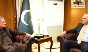 Foreign Minister Shah Mehmood Qureshi called on Pakistan's High Commissioner to Sri Lanka Major General (retd) Omar Farooq Burki at the Foreign Ministry on Wednesday.