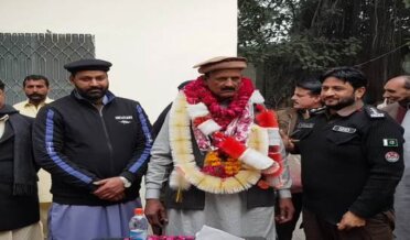 Farewell ceremony in honor of retired Muhammad Afzal of Punjab Police Department at Shafiqabad Police Station, Lahore.