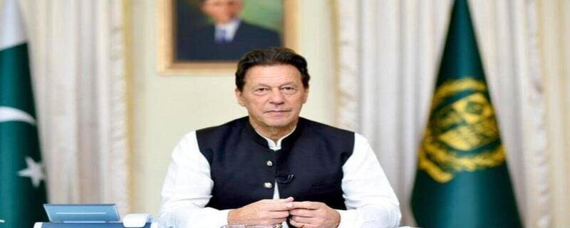 وزیراعظم عمران خان نے پیٹرول اور ڈیزل کی فی لیٹر قیمت میں 10 روپے اور بجلی کی فی یونٹ قیمت میں 5 روپے کمی کا اعلان