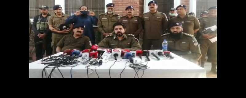 Crowd press conference of District Police Officer Sheikhupura