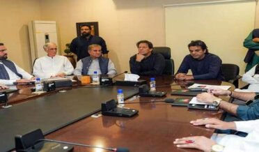 انصاف یوتھ ونگ کے مرکزی اور ریجنل ذمہ داران کی چیئرمین پاکستان تحریک انصاف عمران خان سے تفصیلی ملاقات