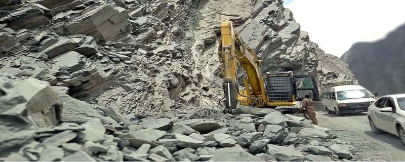 Landslide closes Skardu-Jaglot highway at Rondo