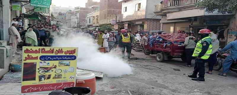 ire broke out suddenly while filling gas in a gas cylinder shop located on Ravi Road Karim Park Makkah Road