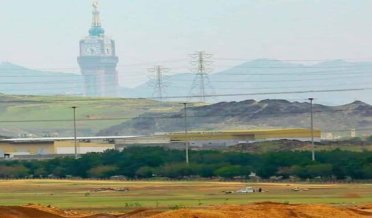 mountains of Makkah turned from rain to green and beautiful