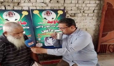 Past champion Lahore Javed Pahlwan who prepares pure almond saridai to be consumed in summer