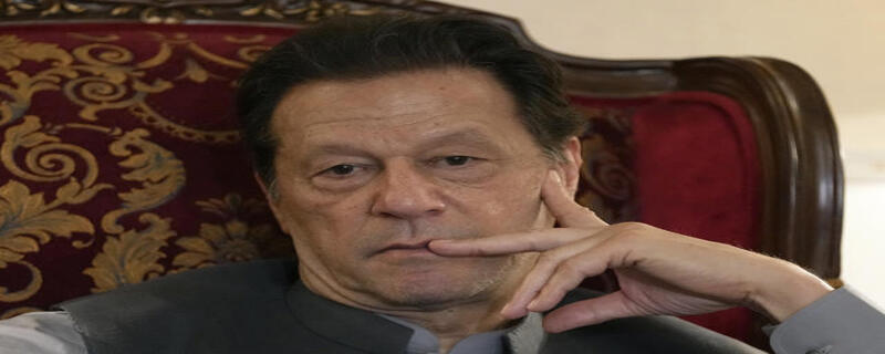 سابق وزیراعظم عمران خان کو ایک مرتبہ پھر بیرون ملک بھیجنے کی پیشکش