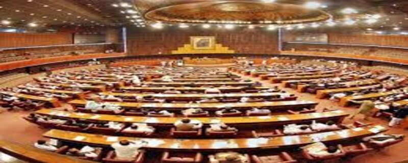 قومی اسمبلی کا اجلاس آج دن ساڑھے 12 بجے تک کے لیے ملتوی کردیا گیا