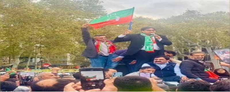 پاکستان تحریک انصاف کی ڈاکٹر شہباز گِل کی قیادت میں عمران خان کے حق میں احتجاجی ریلی کا انعقاد کیا گیا